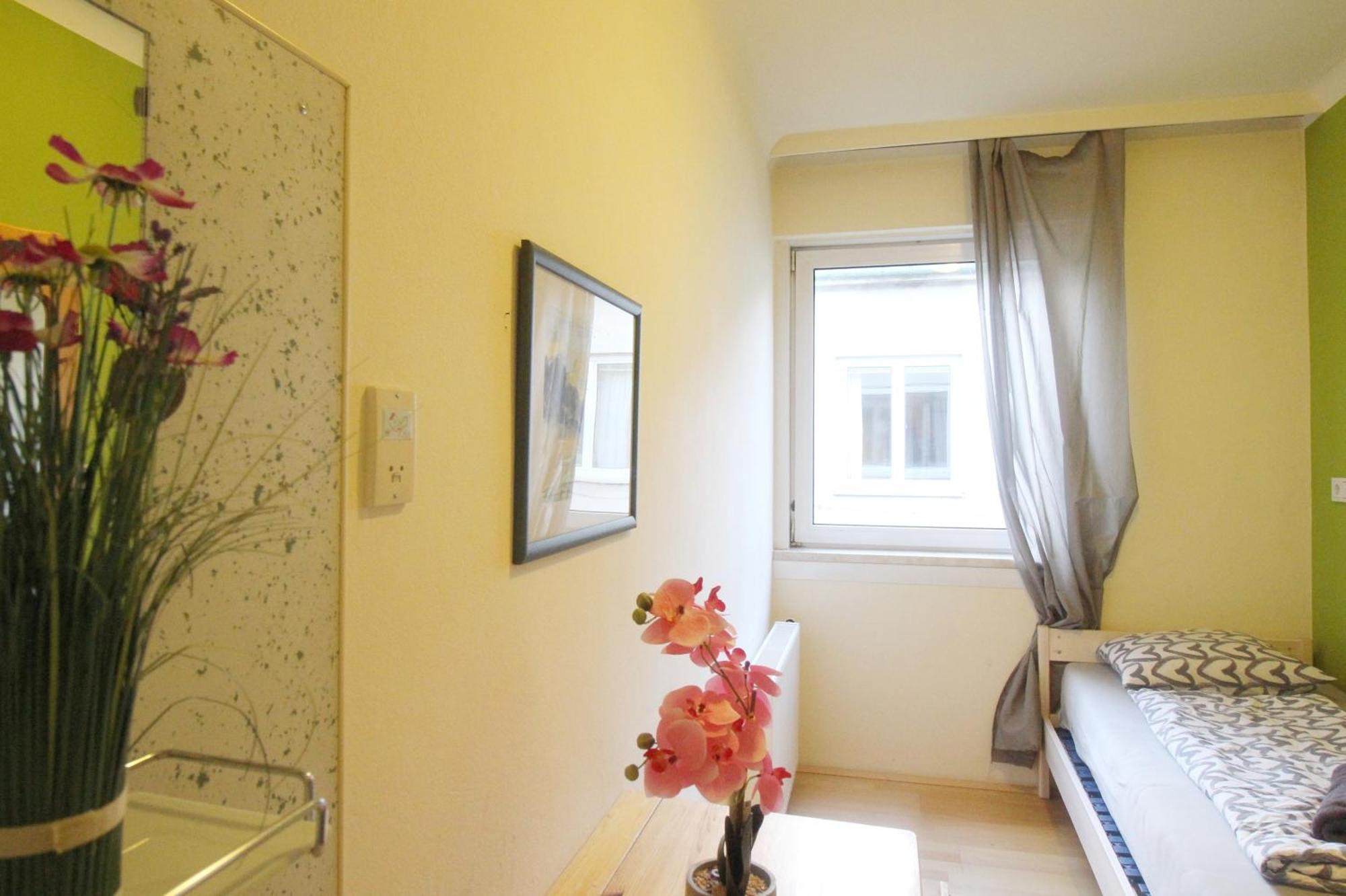 Privatunterkunft Single In Hutteldorfer Strasse Area Wien