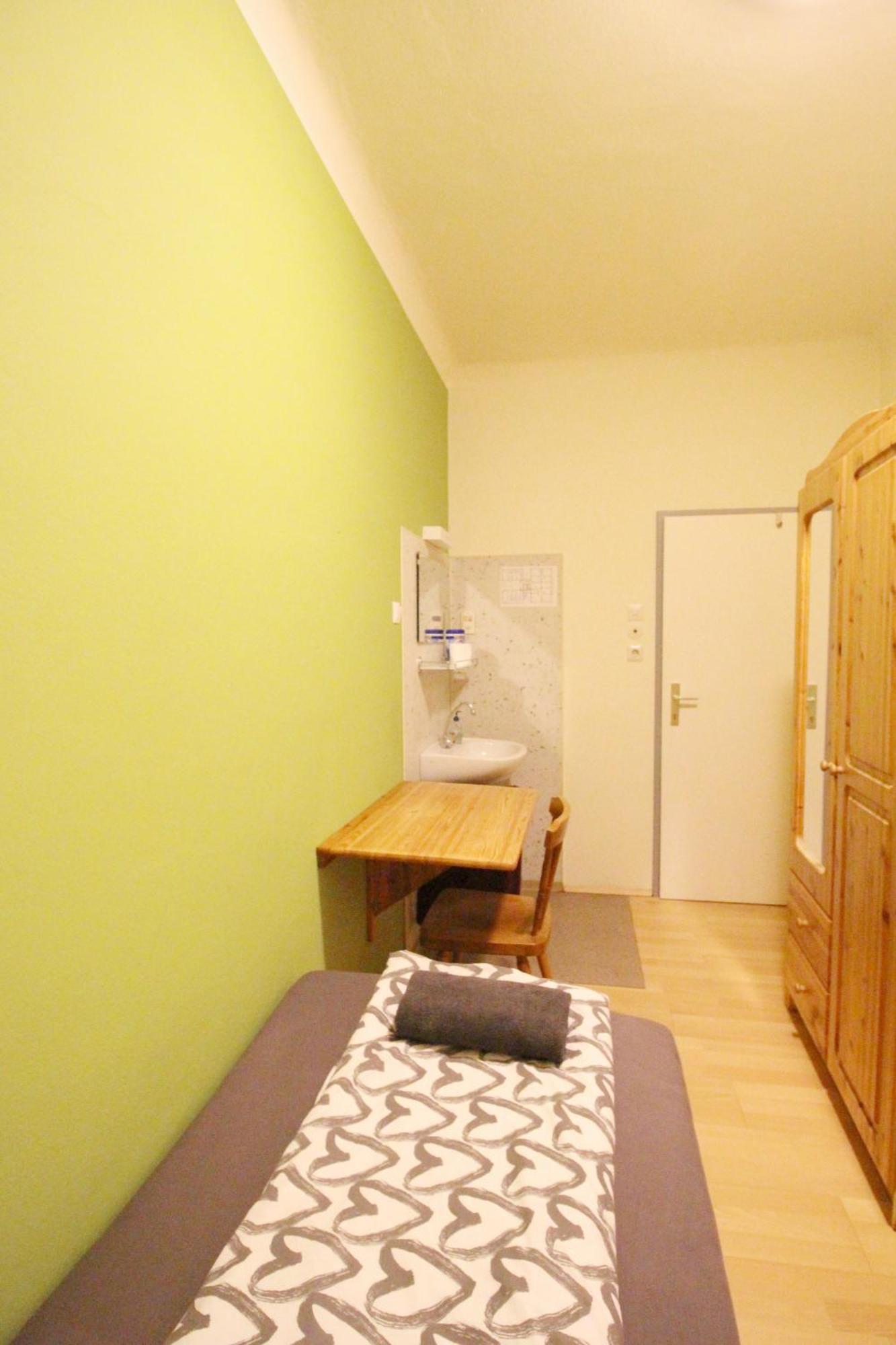 Single In Hutteldorfer Strasse Area Privatunterkunft *