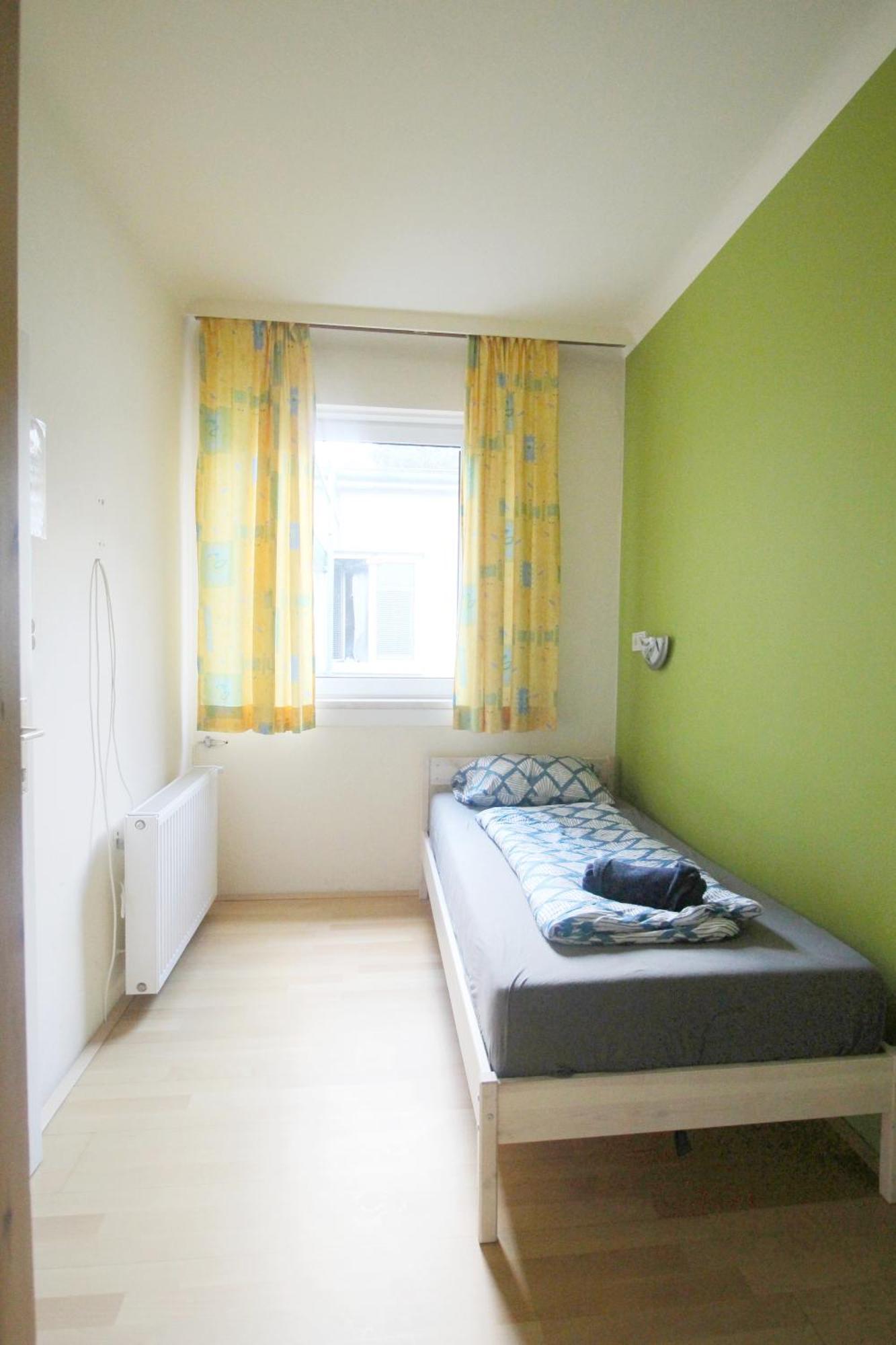 Privatunterkunft Single In Hutteldorfer Strasse Area *