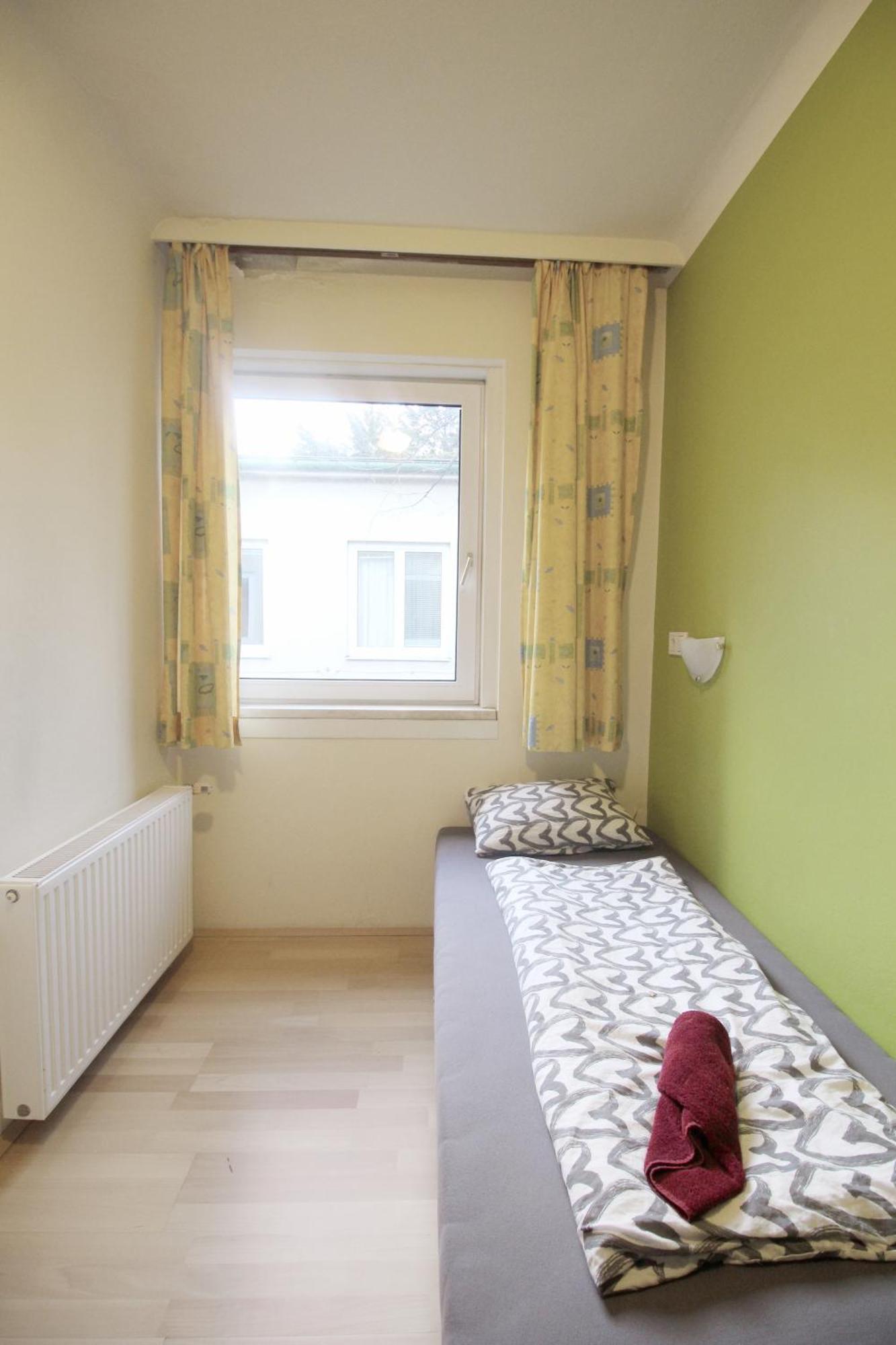 Privatunterkunft Single In Hutteldorfer Strasse Area *