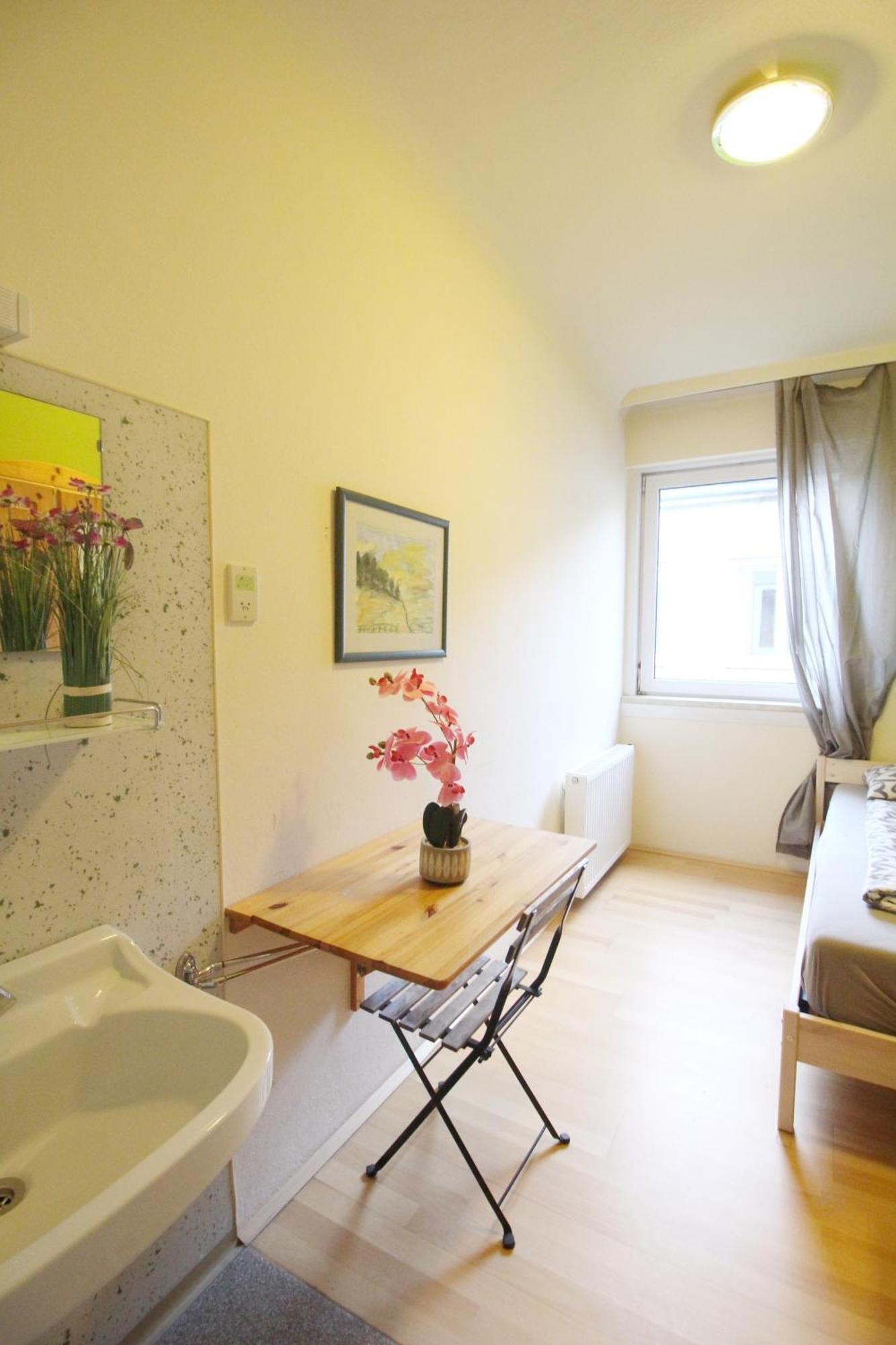 Single In Hutteldorfer Strasse Area Privatunterkunft *