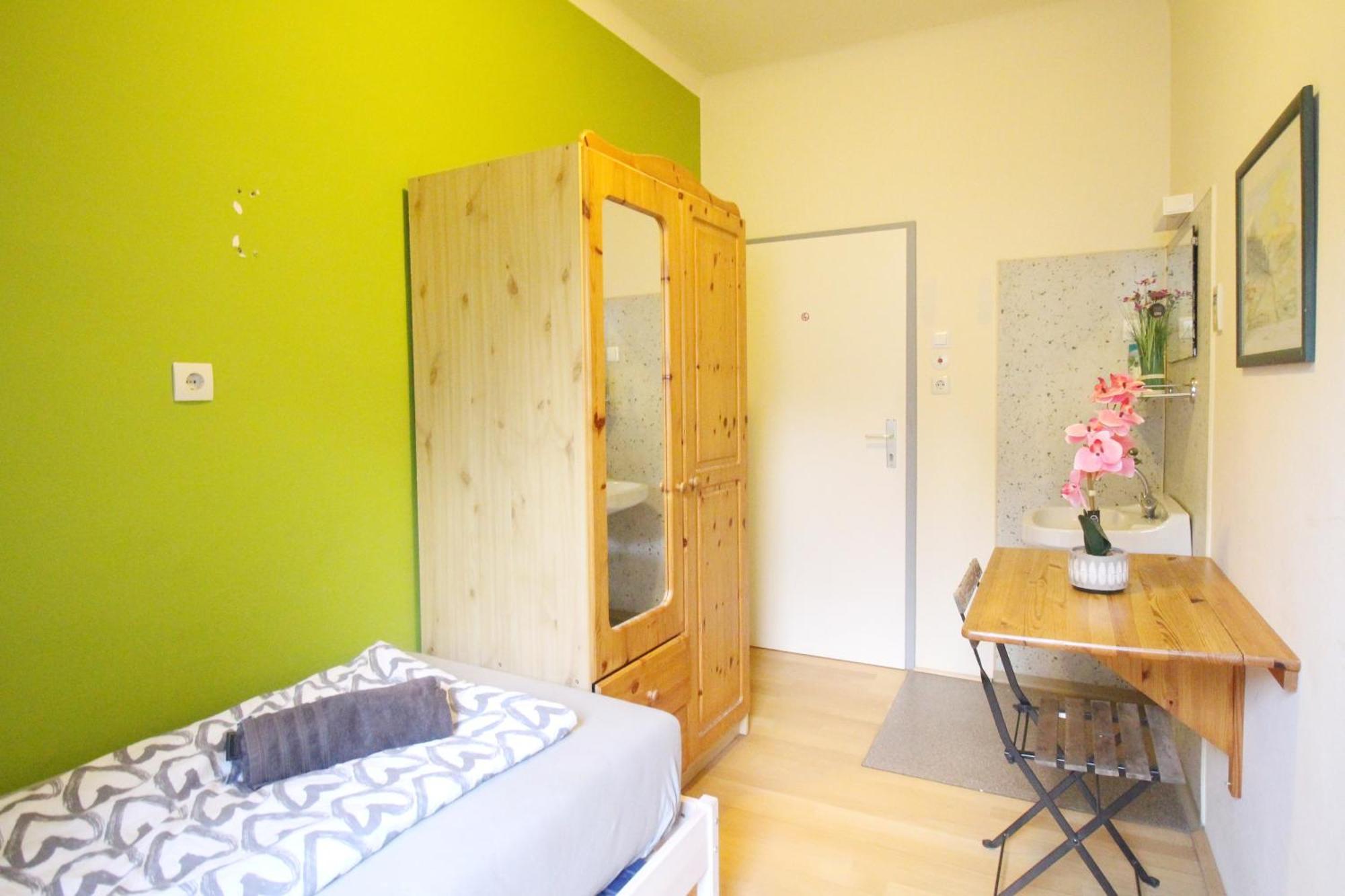 Privatunterkunft Single In Hutteldorfer Strasse Area